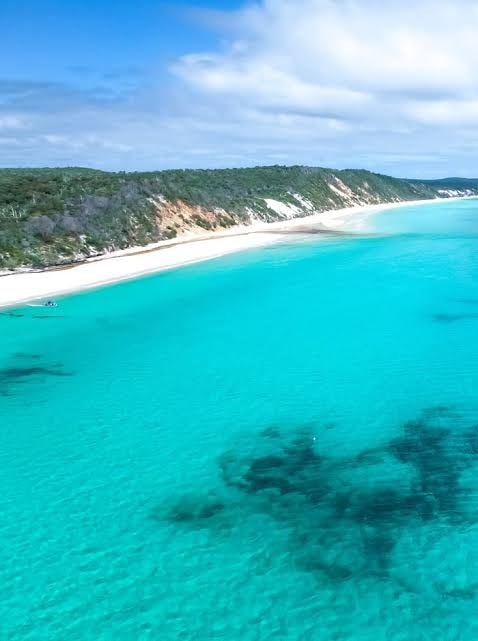 K'gari (Fraser Island) — turquoise waters and white sand